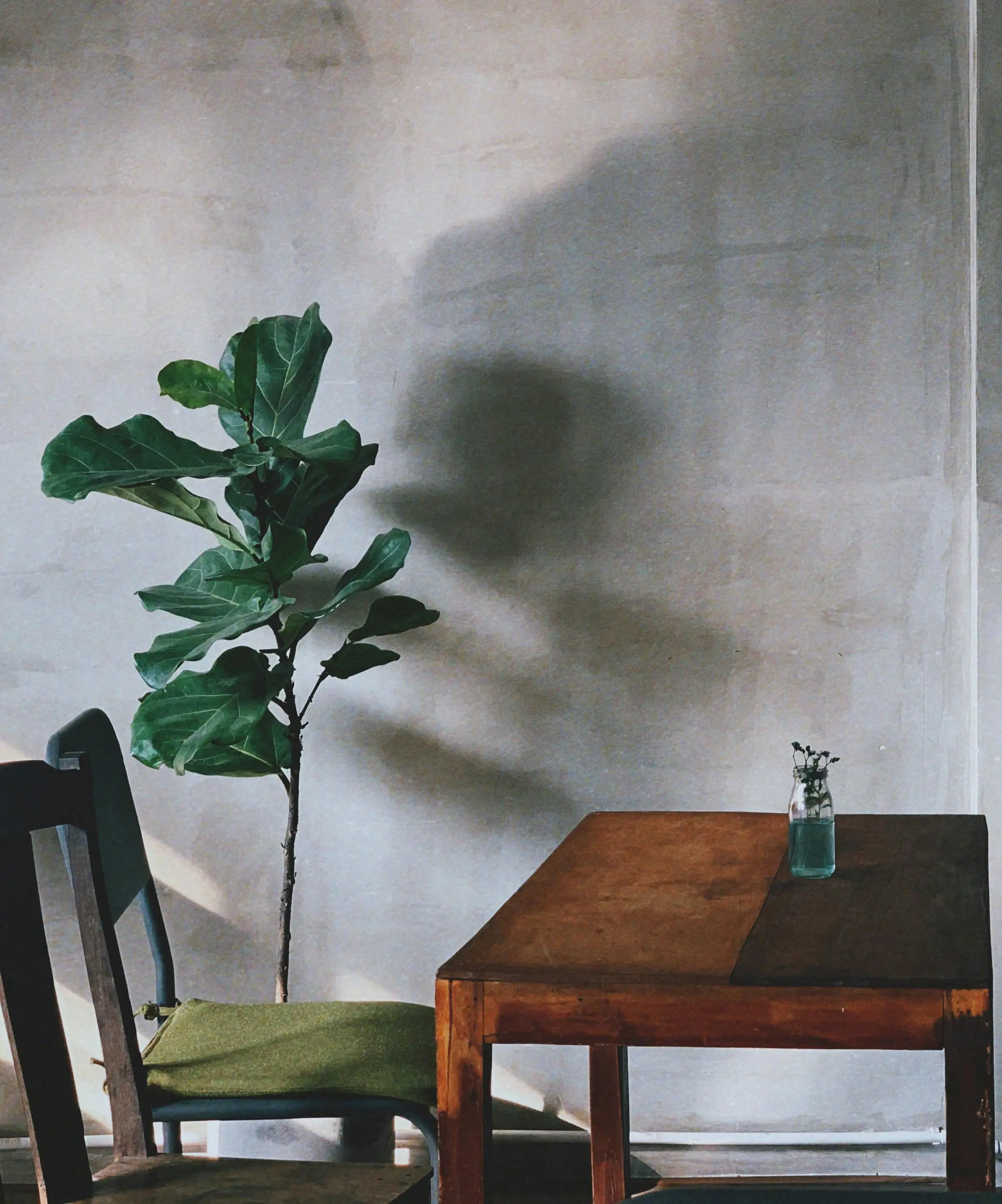 Limited-edition designer ashtray detail — luxury craft from a manual workshop.